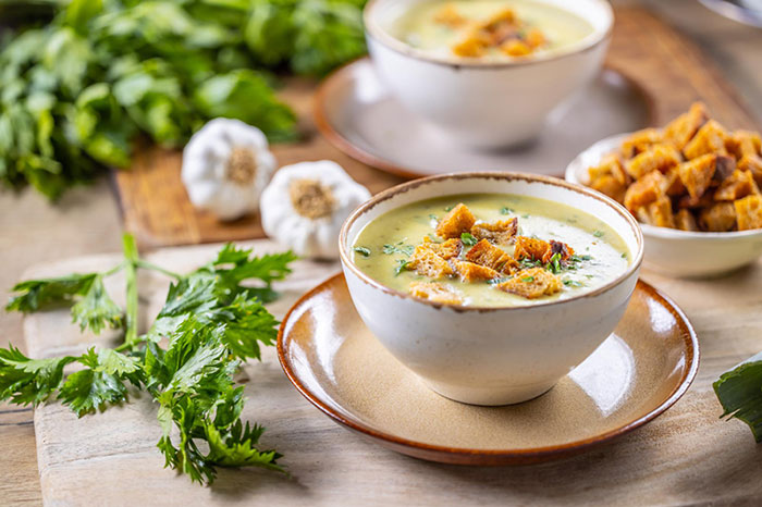 kremasta supa sa krutonima kao deo plana ishrane za mršavljenje